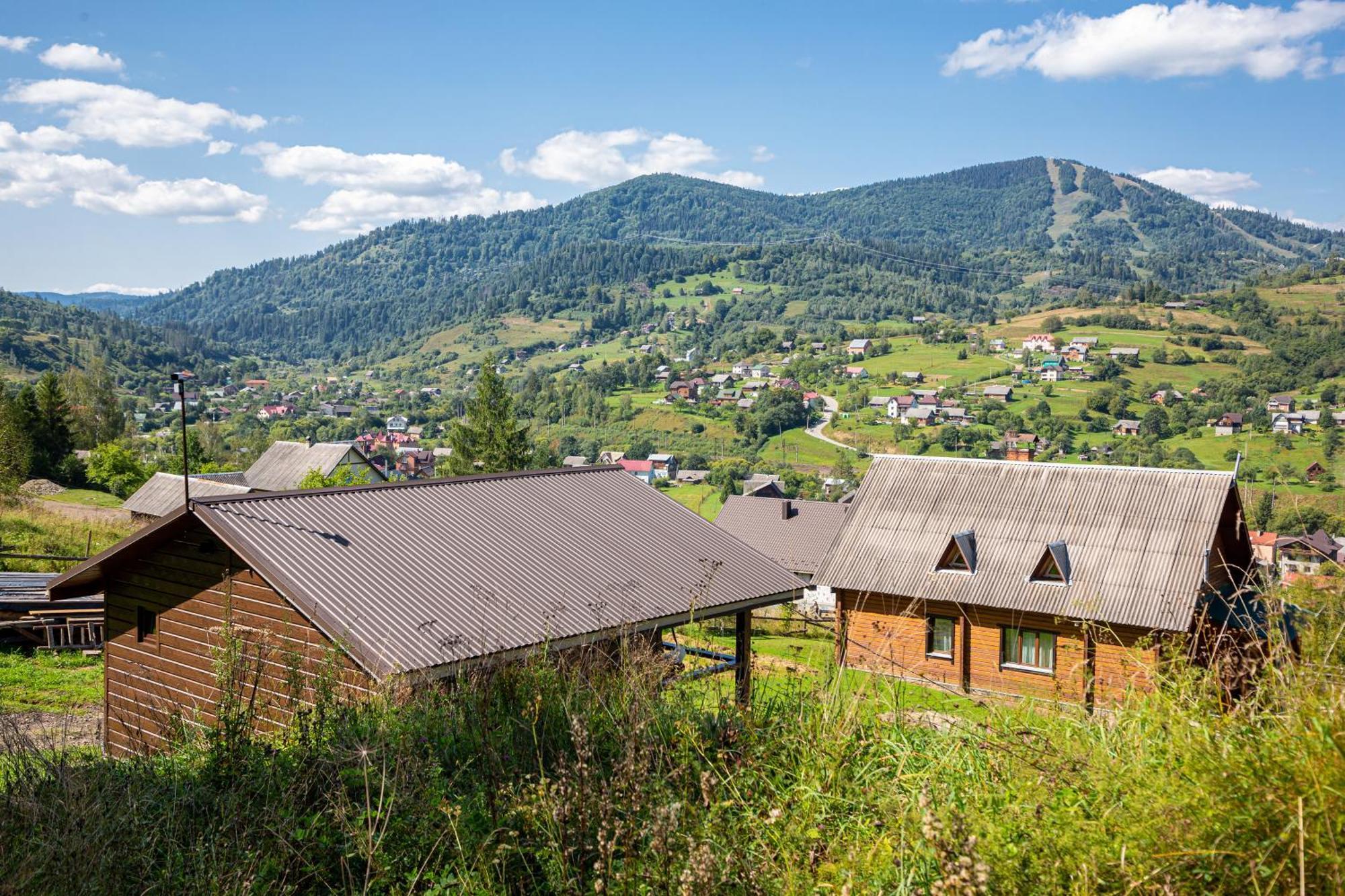 Hotel Lisoviy Zatyshok, Z Vidkrutum Litnim Baseynom Slawske Exterior foto
