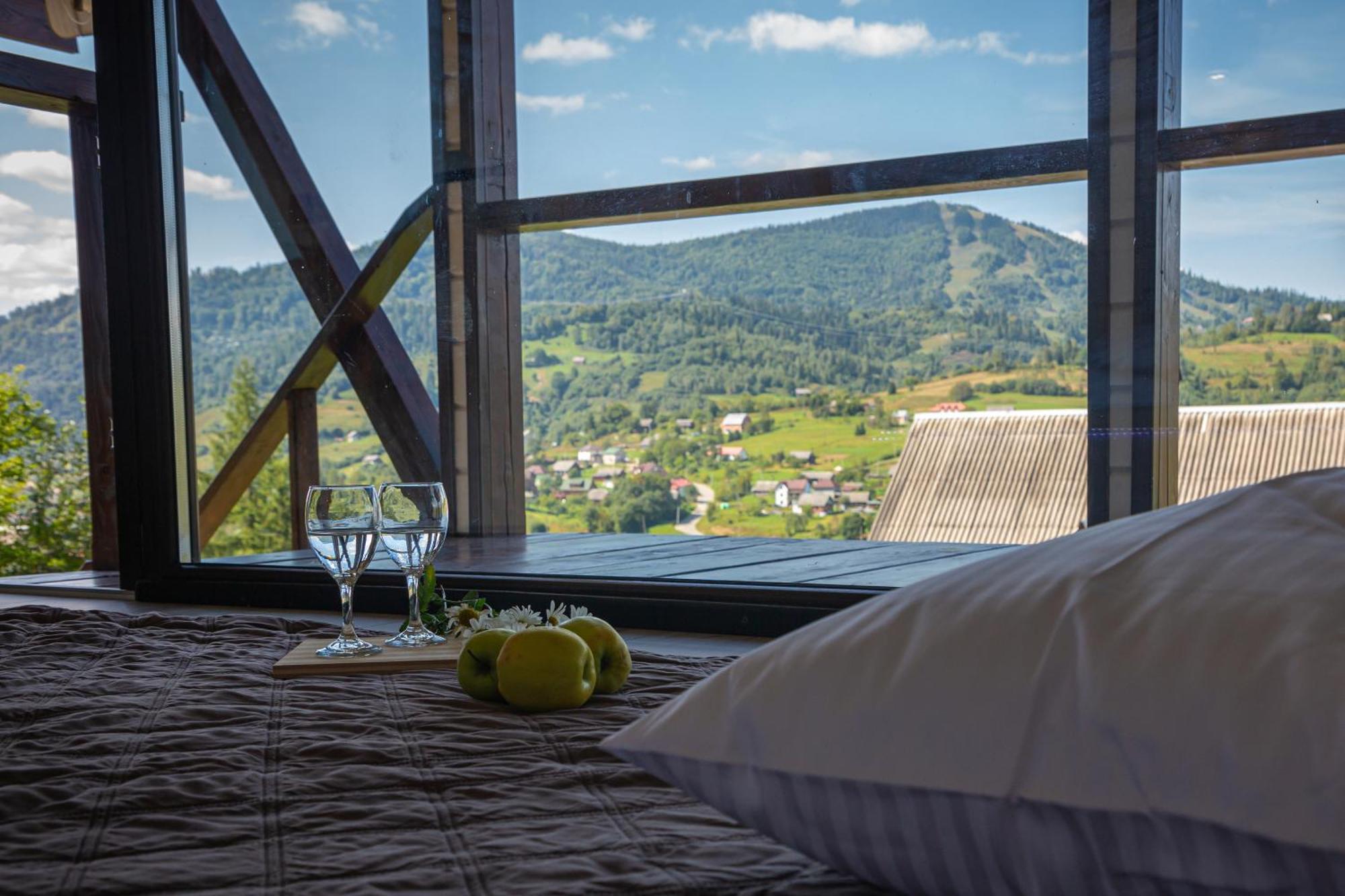 Hotel Lisoviy Zatyshok, Z Vidkrutum Litnim Baseynom Slawske Exterior foto
