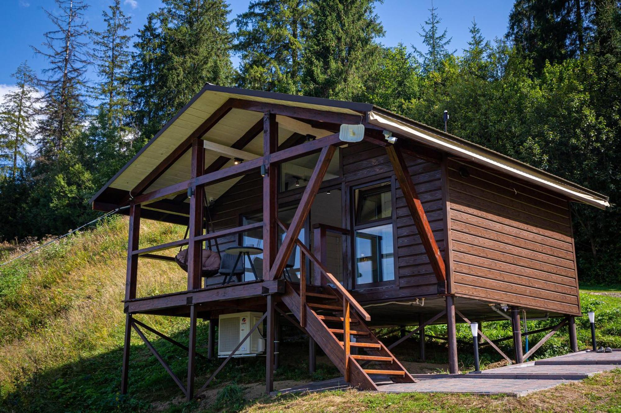 Hotel Lisoviy Zatyshok, Z Vidkrutum Litnim Baseynom Slawske Exterior foto