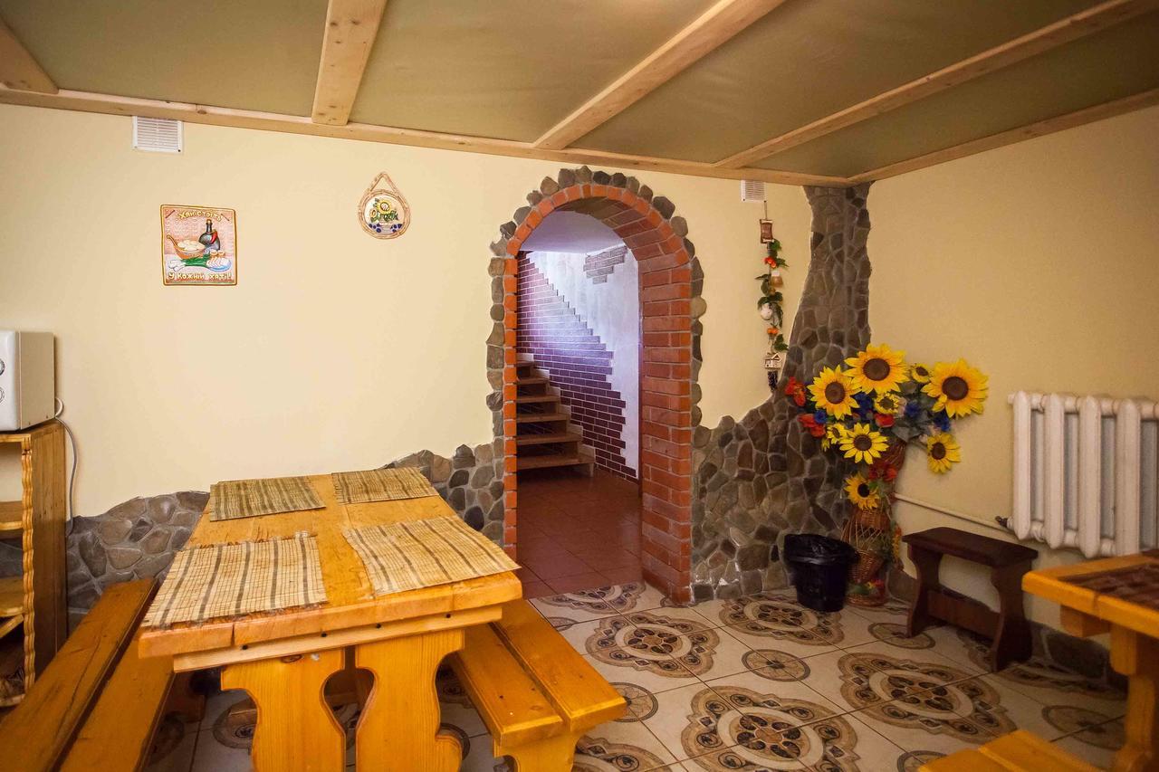 Hotel Lisoviy Zatyshok, Z Vidkrutum Litnim Baseynom Slawske Exterior foto