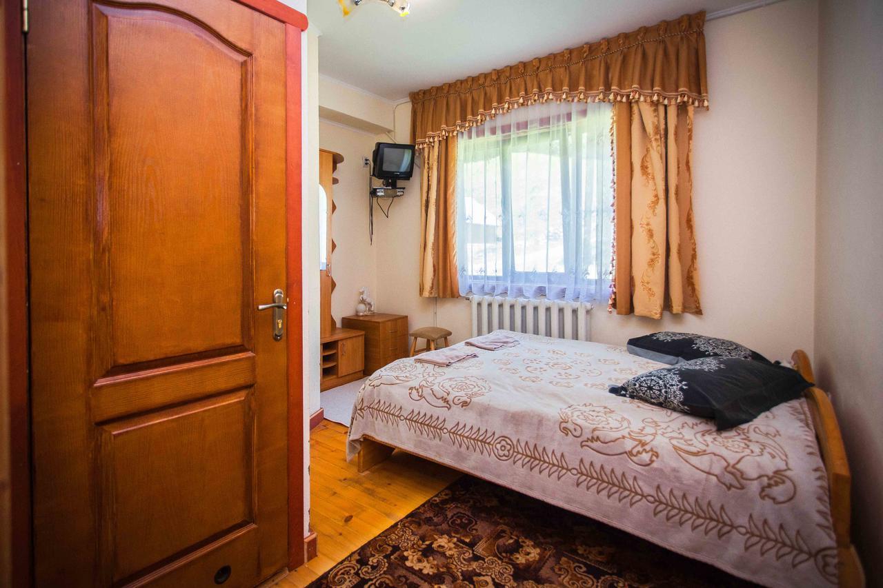 Hotel Lisoviy Zatyshok, Z Vidkrutum Litnim Baseynom Slawske Exterior foto